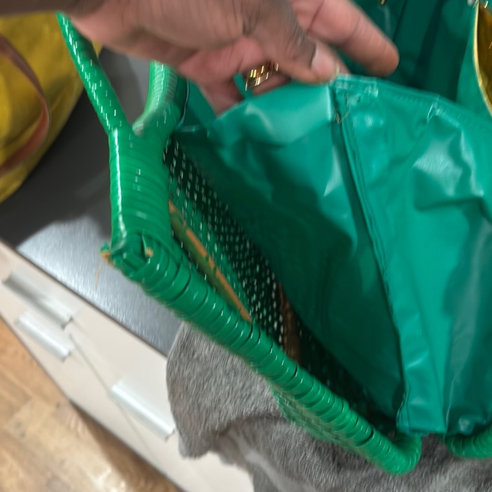 Green Woven Handbag with Multicolor Braided Strap - Picture 4 of 8